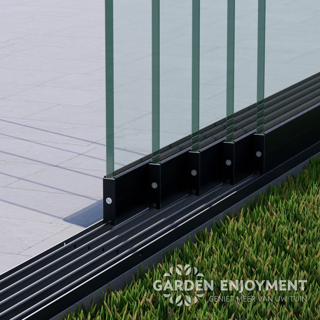 5 rail glazen schuifwand mat zwart RAL 9005M van 511 cm breed en een totale hoogte van 210 cm GE01